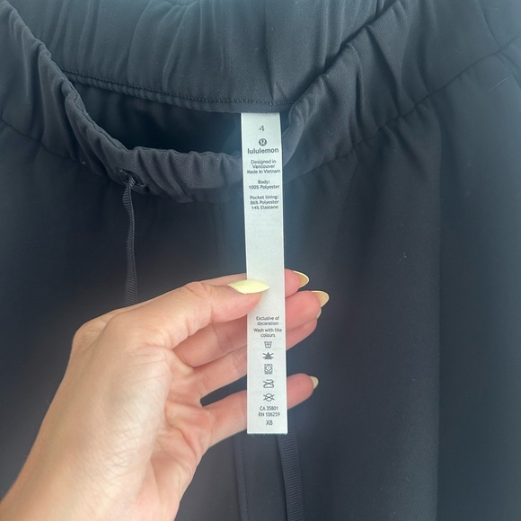 Lululemon On the Fly Wide-Leg 7/8 Pant *Woven Black - Picture 7 of 8